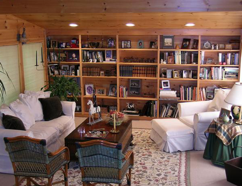 Cozy, Furnished Living Room